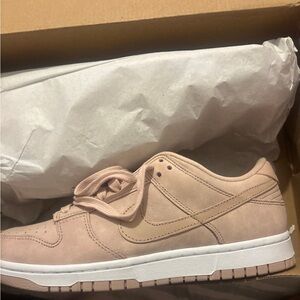 Nike Pink Sneakers